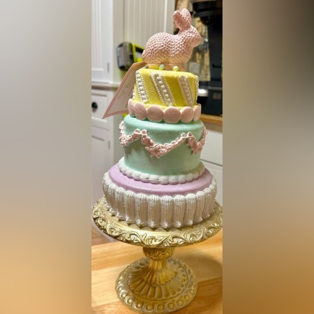 Cupcakes and Cashmere Easter Decor